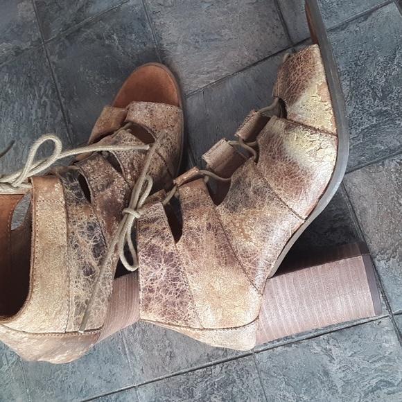 Diba.True Sandles - Picture 3 of 11